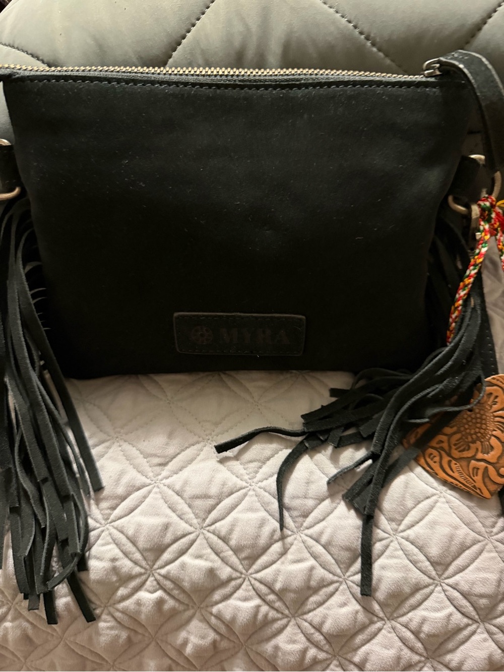 🐴 Myra Desert Wing Crossbody - Picture 4 of 10